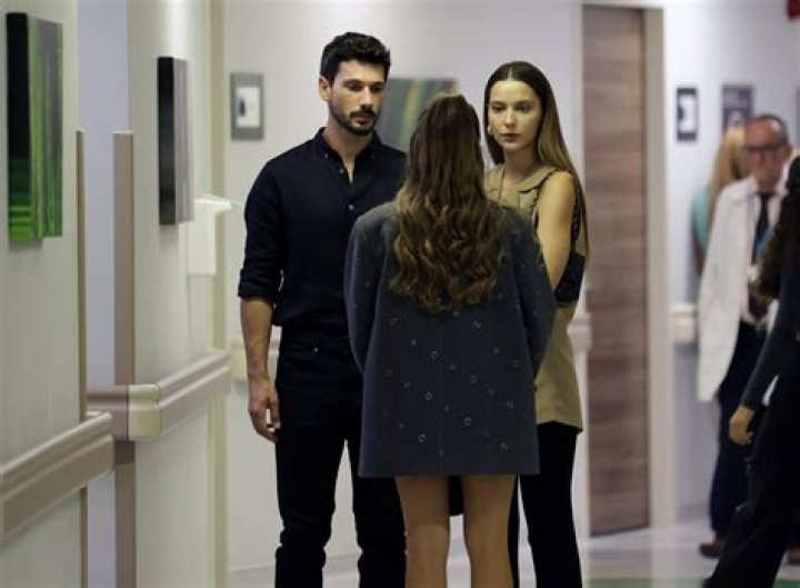 Didem Soyda: A Renowned Turkish Actress And Model