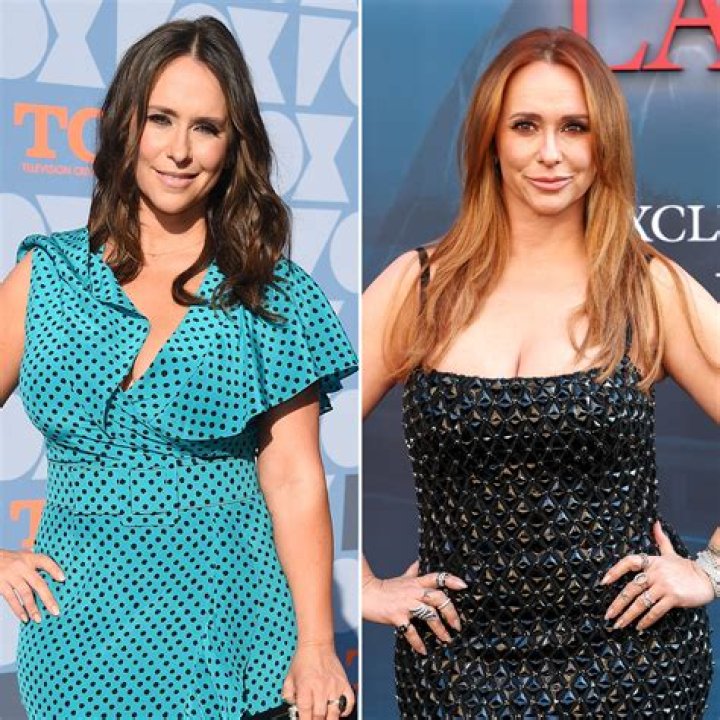 Surprise! Jennifer Love Hewitt Announces Pregnancy On 911 Set